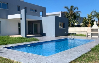 CV1041, 4 Bedroom detached house for sale in Pervolia with a private pool close to the BEACH