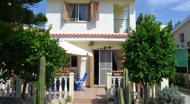 Three bedroom detached house for sale in Mazotos walking distance to the SEA