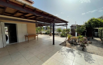 CV1478, 2 bed house with sea view for rent in Pervolia.