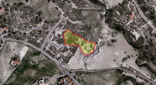 Residential land for sale in Maroni.