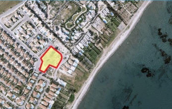 CV1634, For sale coastal plot with build permission in Pervolia.