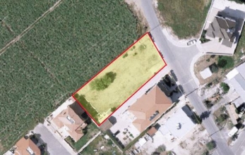 CV1637, Huge residential plot for sale in Pervolia.