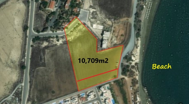 Beach land for sale in Pervolia