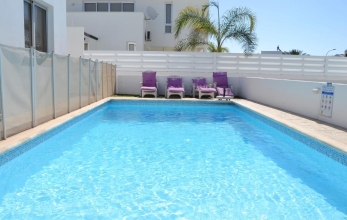 CV1785, For rent house with private pool close to the beach in Pervolia.