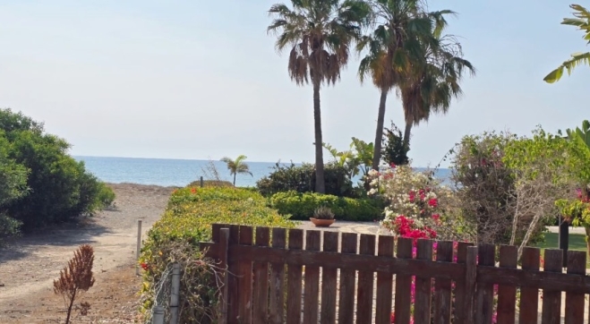 Ground floor apartment with sea views for rent in Meneou Larnaca 