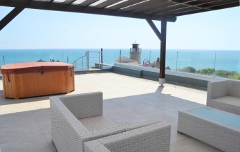 CV2067, Luxury Penthouse with Panoramic Sea views for rent in front of Faros beach.