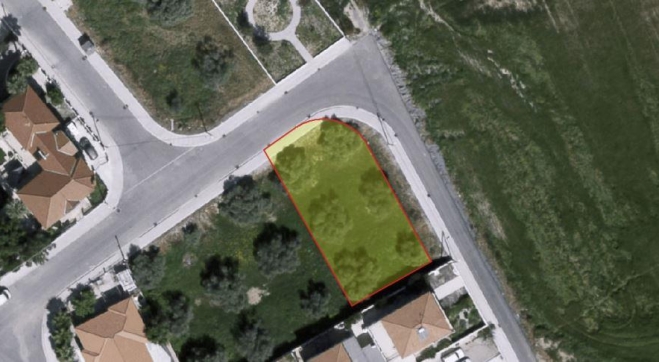 Large corner residential plot for sale in Oroklini.