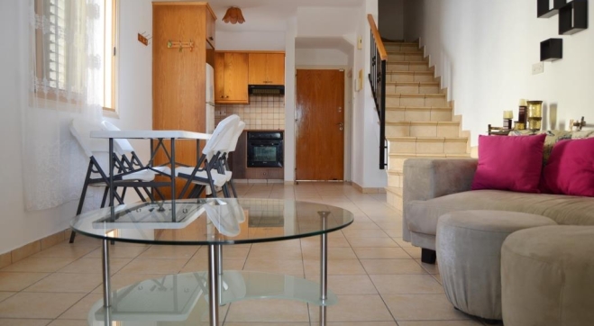 2 bed beach house for sale in Meneou walking distance to the sea.