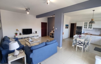 CV2166, Large 3 bedroom apartment for rent in Drosia.