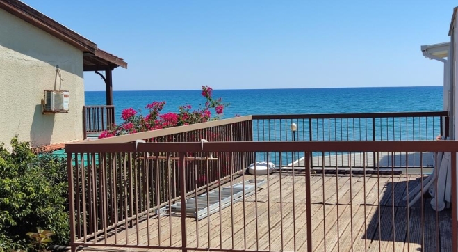 Sea view 4 bed house for rent 2nd line from the beach in Meneou.