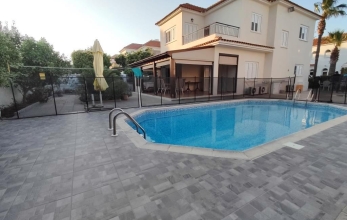 CV2211, Four bed beach villa with pool for rent in Pervolia.