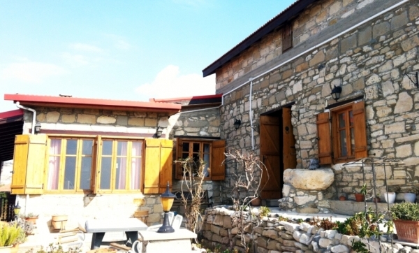 Traditional Stone built house for sale in Maroni Larnaca