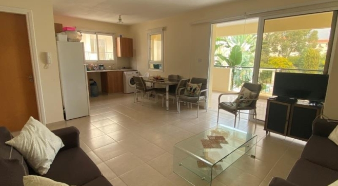 Two bedroom apartment in Tersefanou with large vernada