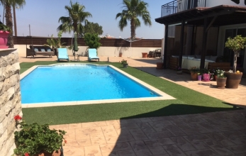 ML351, Four bed house for sale with pool in Pervolia