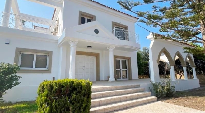 Three bedroom house plus office for rent near the beach in Pervolia