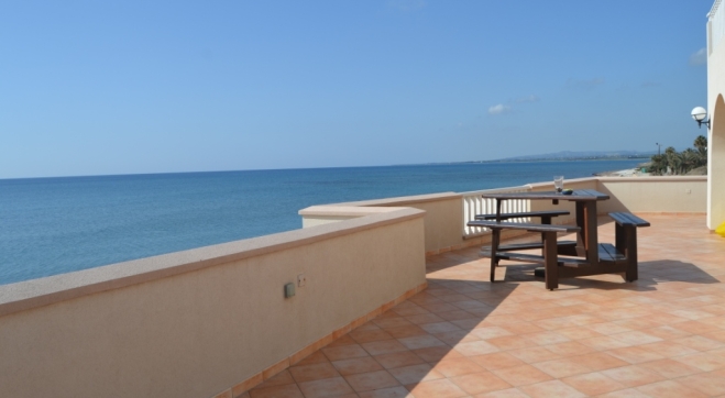 Beach house for rent in Pervolia