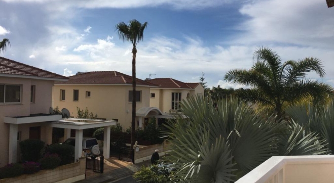Two bedroom detached house for rent in Pervolia close to the beach