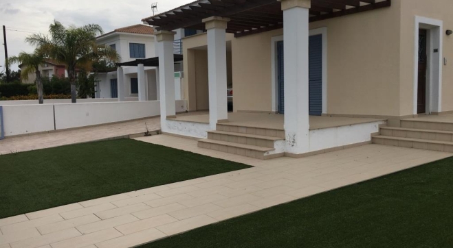 Two bedroom detached house for sale in Pervolia close to the beach