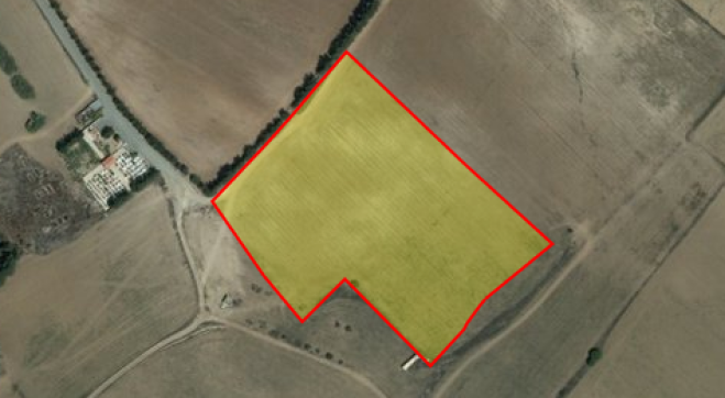Large piece of agricultural land for sale in Meneou
