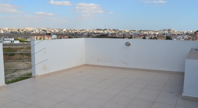 Penthouse with roof garden for sale in Krasa Larnaca