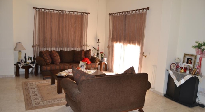 5 bed detached house for sale in Larnaca.