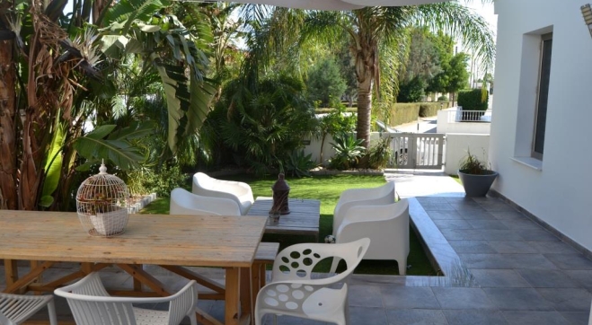 3 bed modern semi-detached house for sale in Kiti. 