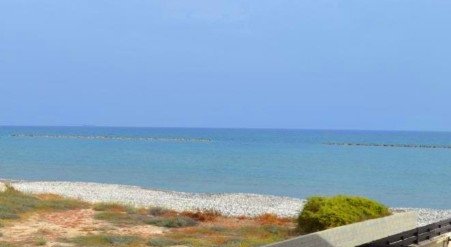 For rent 3 bed house in Pervolia coastal area.