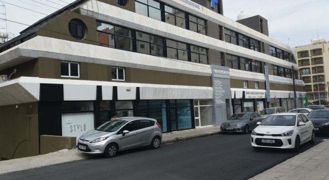 Commercial building for sale in Faneromeni.