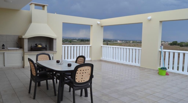 1 bed penthouse for rent in Pervolia coastal area.