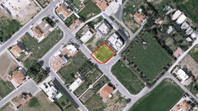 Corner building plot for sale in Kiti.