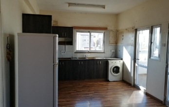CV1614, 3 BEDROOM APARTMENT IN LARNACA GOOD LOCATION