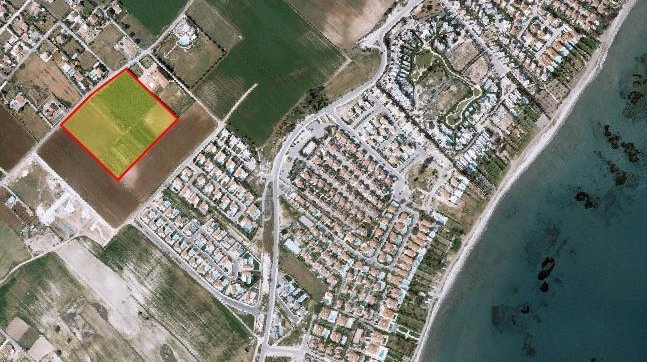 Tourist land for sale in Pervolia close to the beach.