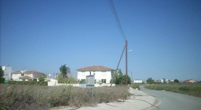 BUILDING  PLOT FOR SALE AT A VERY GOOD PRICE