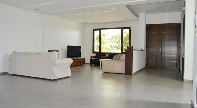 5 bedrooms villa for rent in Livadia.