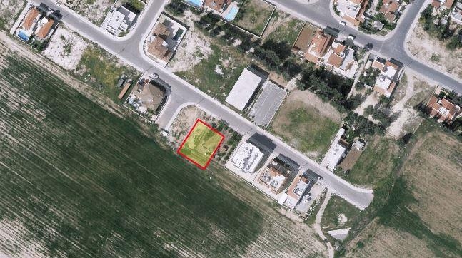 Building plot for sale in Meneou.