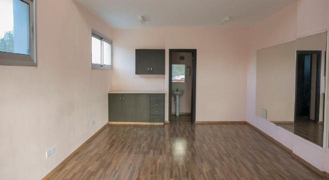 BUILDING FOR SALE IN ALETHRIKO COMMUNITY