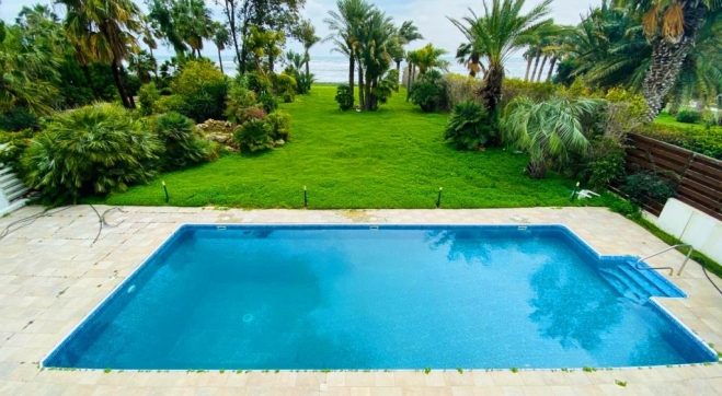 Beach-front luxury villa for rent in Pervolia.