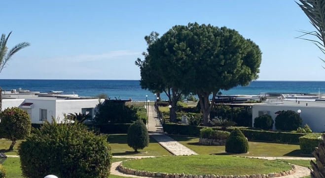 Flat for rent with sea views in Meneou.