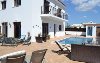 CV1717, 4 bedrooms villa for sale in Kiti.