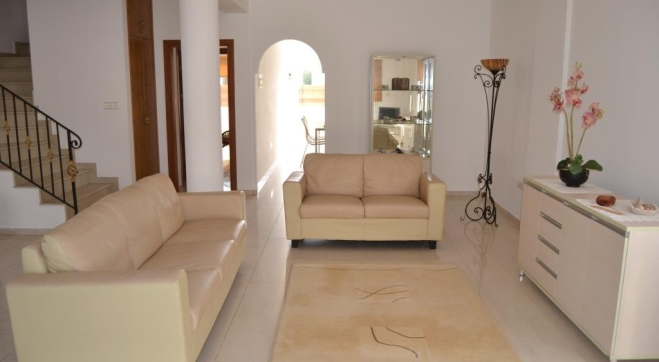 5 bedrooms villa for sale in Kiti.