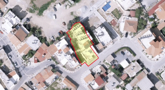 Building for sale in Pervolia village.