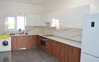 CV1753, 3 bedrooms flat for rent in Larnaca town centre.