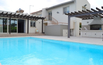 CV1781, Large detached villa for sale in Pervolia coastal area.