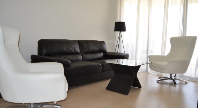 Modern 2 bed ground floor flat for rent in Tersefanou.
