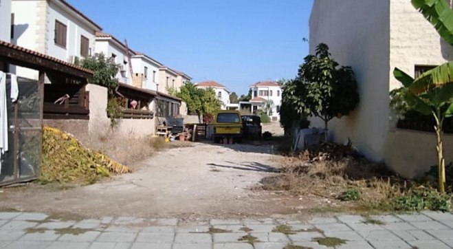 HALF SHARE RESIDENTIAL BUILDING PLOT FOR SALE IN ARADIPPOU