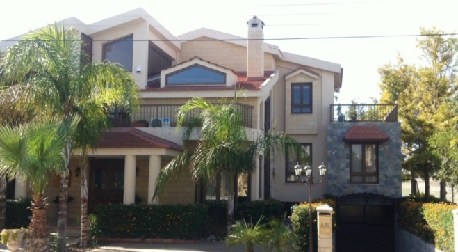 Large luxury house for rent in Aradippou