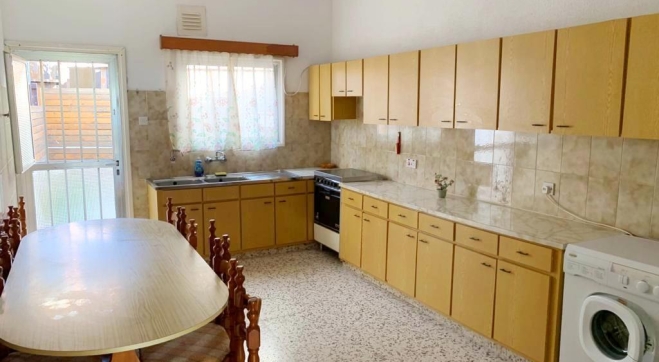 Maisonette for sale in Mazotos.