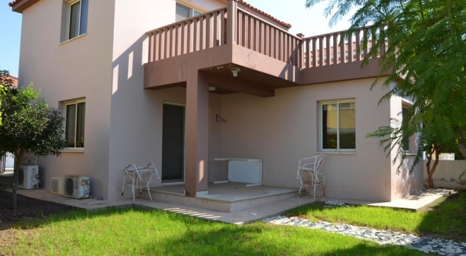 3 bed villa for sale close to the beach in Pervolia.