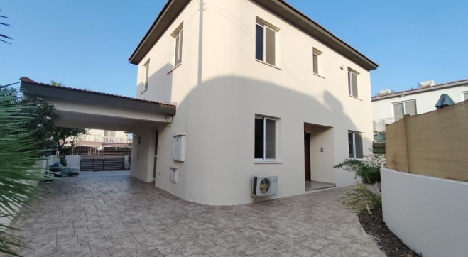 4 bedroom house for sale in Alethriko.