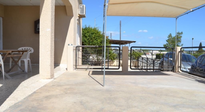4 bedroom bungalow for rent in Tersefanou. 